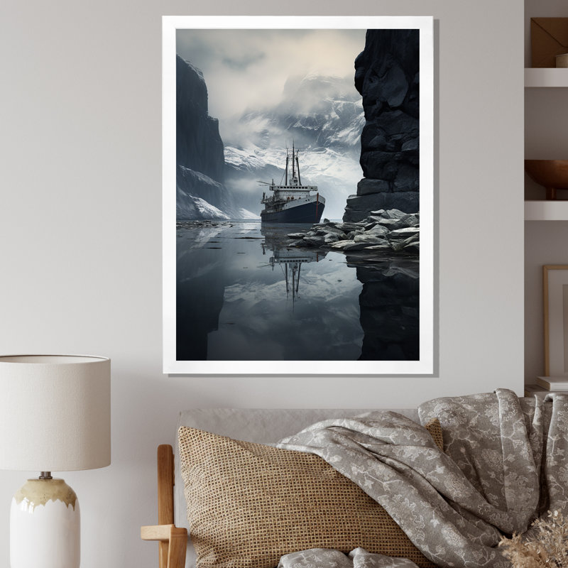 Bateau entrant dans le fjords, Cadre simple blanc, H 44 po x l 34 po x P 1,5 po