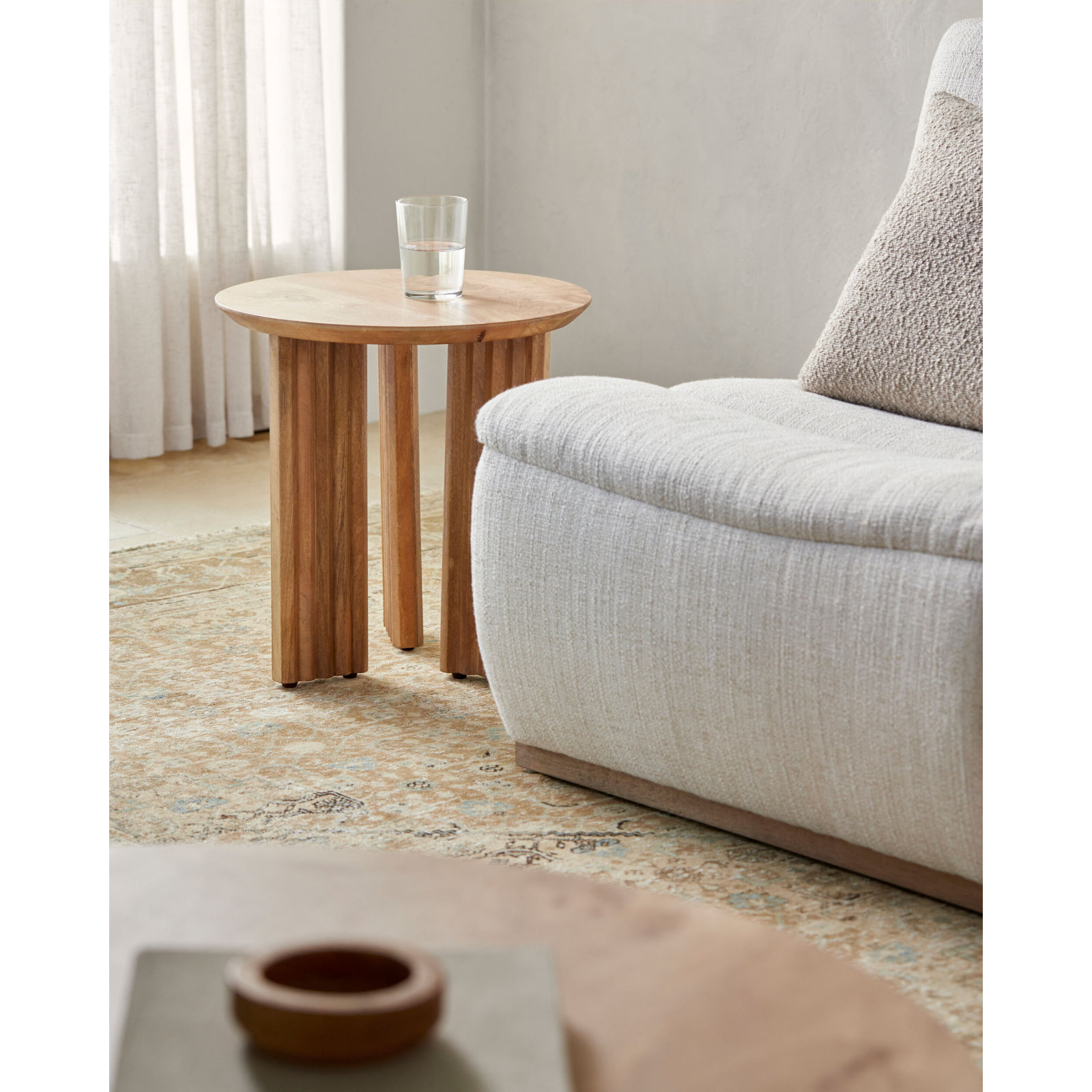 Edianna 18" Mango End Table, Natural