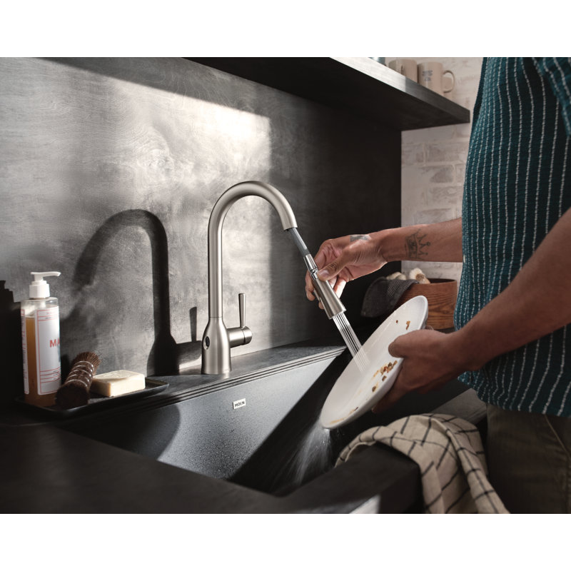 Robinet de cuisine à poignée simple Moen Adler MotionSense Wave avec technologie Power Clean