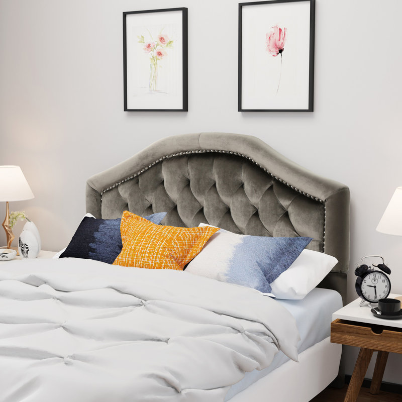 Tête de lit grand format en velours gris avec bouton chic et velours double, présentant luxe et clouté grandeur, Gris