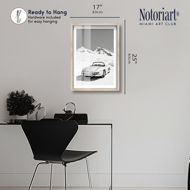 «300SL in Snowscape I Shadowbox» par Notoriart, H 25 po x l 17 po, Crème, crème