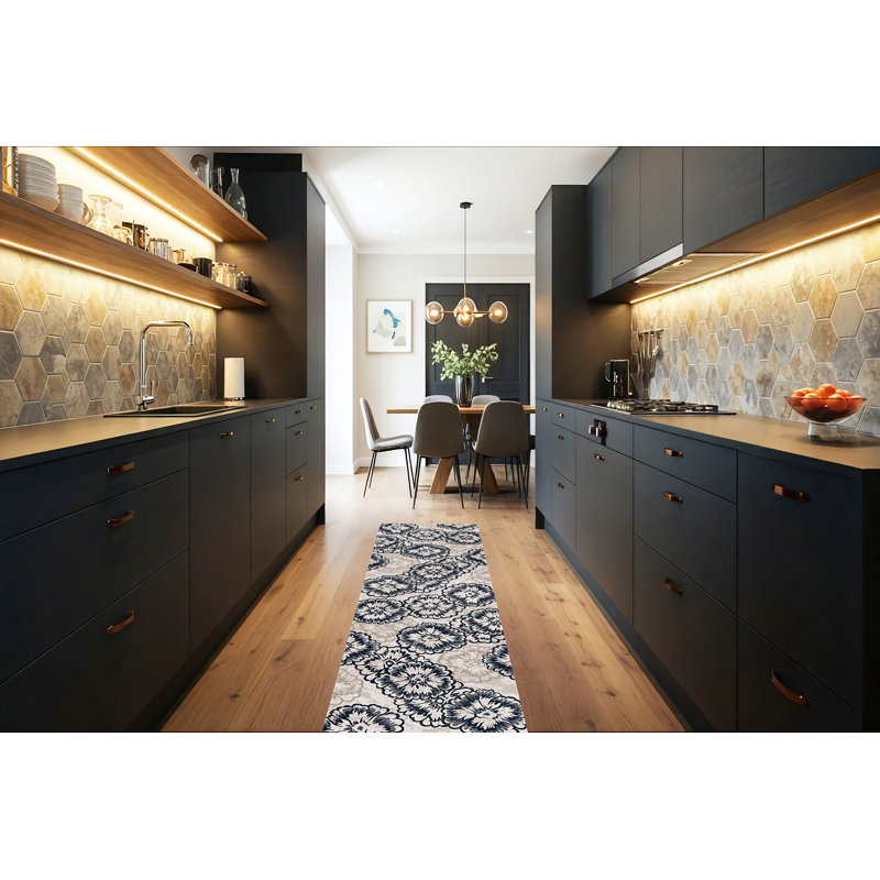 Amy Floral Indoor Rug, Runner 2'2" x 7'1"