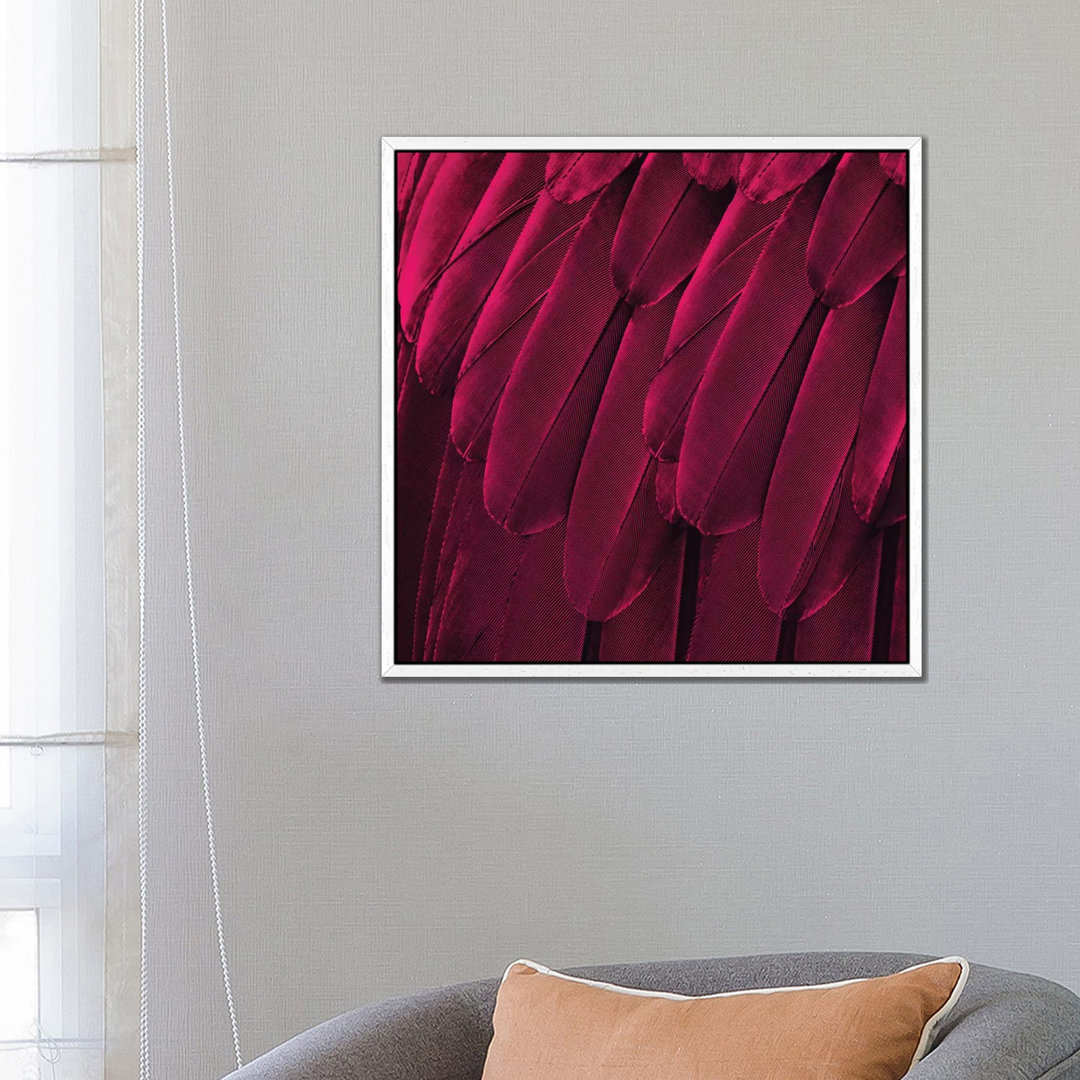 Gefiederter Freund in Magenta von Julia Bosco - Galerie-verpackte Leinwand Giclée auf Leinwand