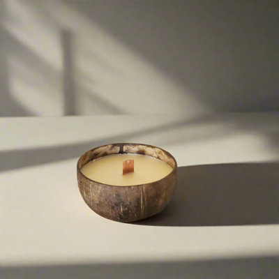 Eco-Friendly Coconut Shell Scented Candle - Vanilla