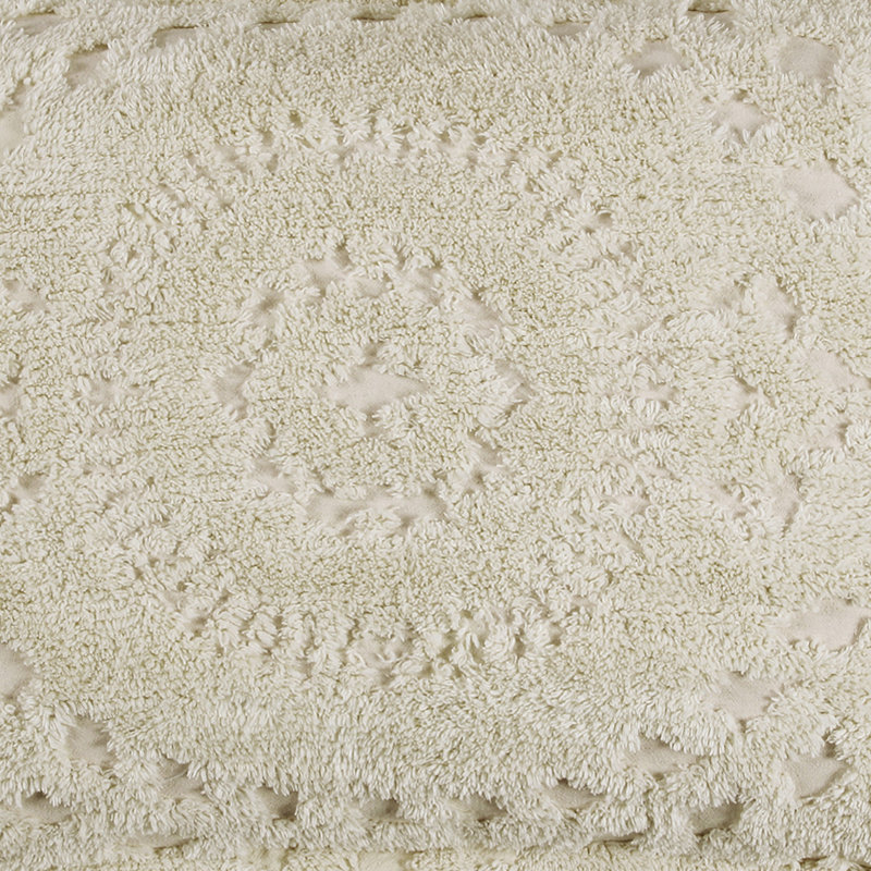 Taie décorative 100% coton en chenille de Rio Collection, conception en médaillon, housse de coussin décorative douce et respirante, certifié OEKO-TEX, lavable à la machine, toutes saisons, 26 po x 26 po, ivoire