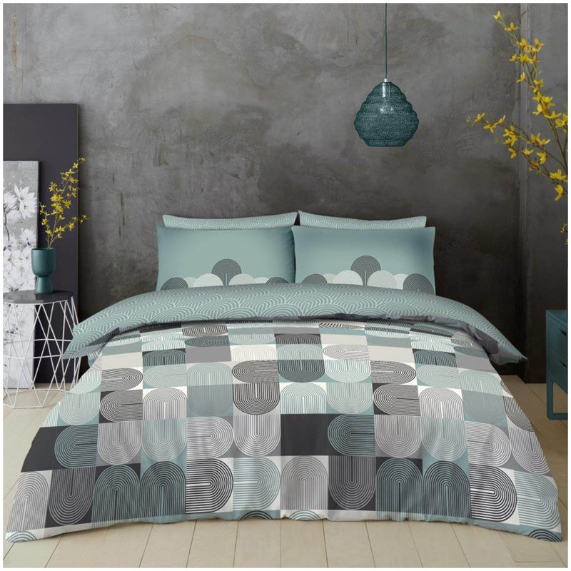 Cotton Blend Bedding Set with Duvet Cover Fitted Sheet and Matching Pillowcases Soft Easy Care Complete Printed Polycotton Bed Set