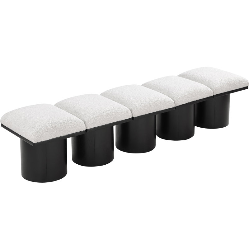 Banc rembourré Horatia, Tissu crème bouclé, H 17,5 po x l 90 po x P 15,5 po, Noir, noir, noir, noir