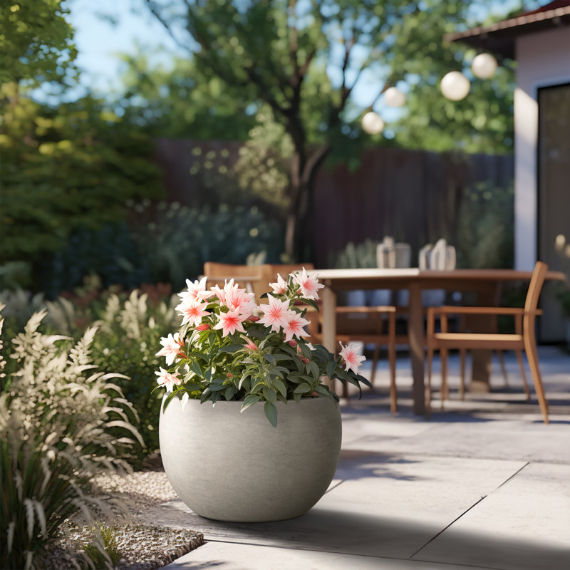Pot à fleurs en ciment Highwoods, Jaune pâle, H 7,87 po x l 11,81 po x P 11,81 po