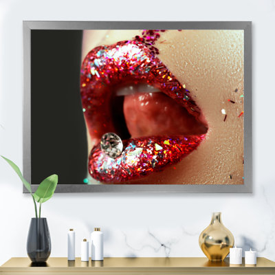 " Artistic Woman Lips Make-up "