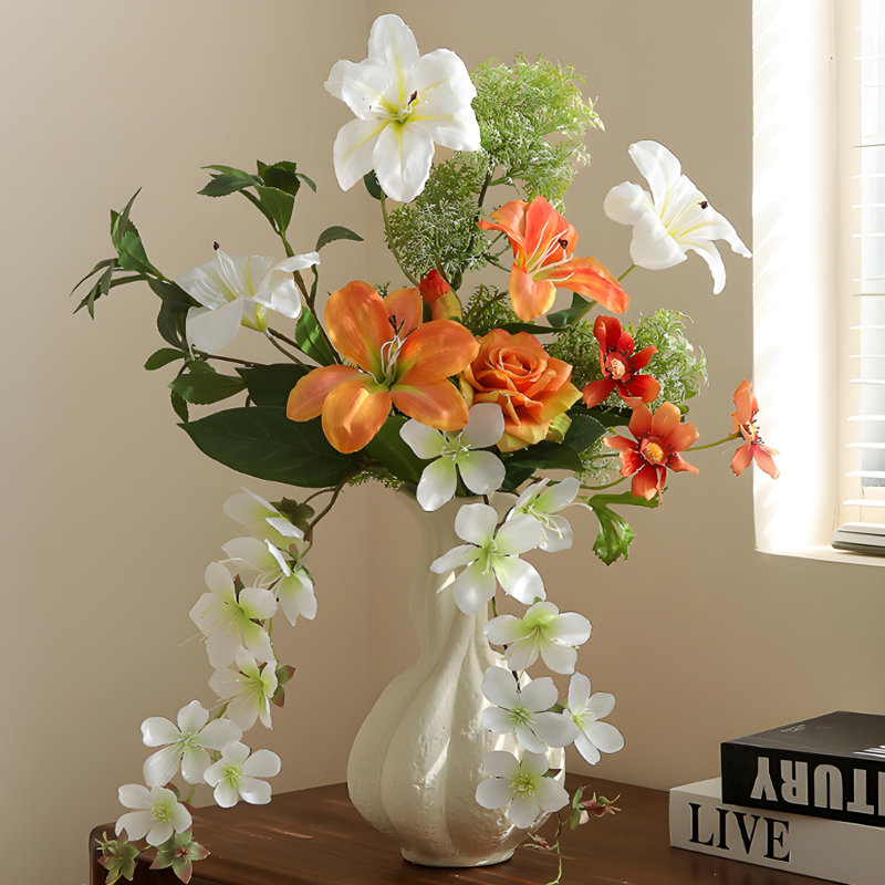 Ornements de fleurs simulées