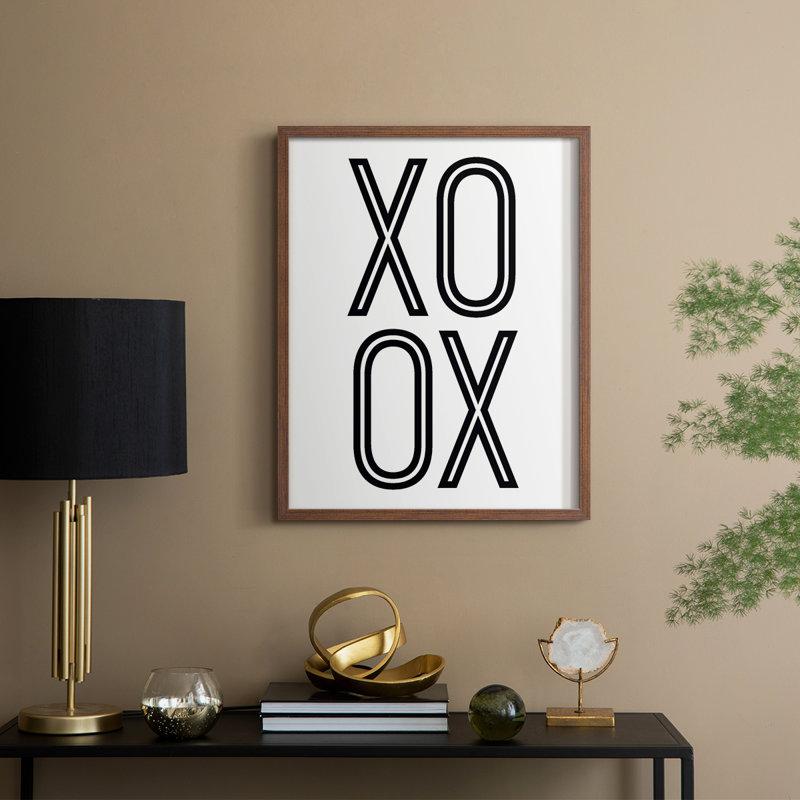 «Bold Love I», reproduction encadrée - bois massif, H 15 po x l 12 po, Noyer