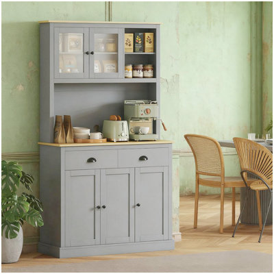 Garde-manger autoportant de 71 pouces de hauteur avec tablettes réglables et beaucoup de rangement, parfait pour les cuisines modernes