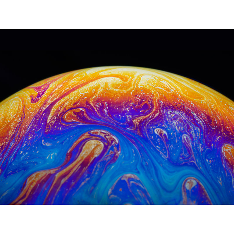 Bulle de savon en gros plan par Philippe Moisoux, H 25 po x l 33 po, Toile avec cadre noir