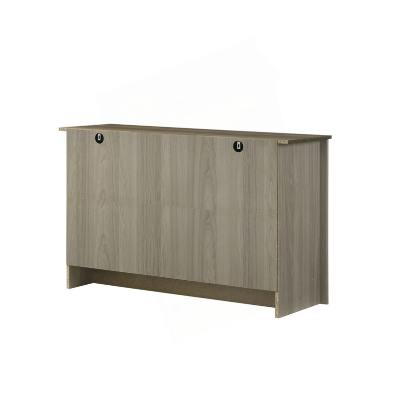 Armoire avec tablettes et portes d'armoire
