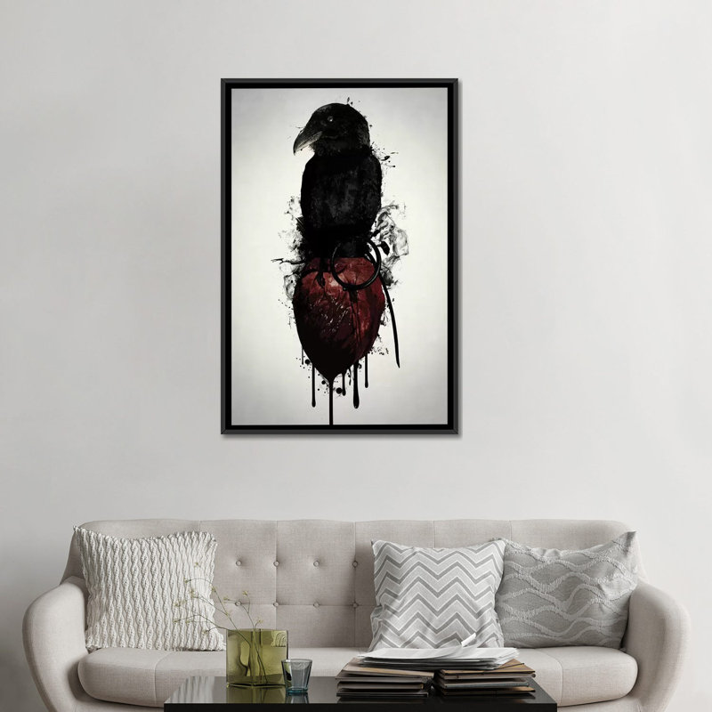 «Raven and Heart Grenade», impression sur toile, H 26 po x l 18 po x P 1,5 po, Toile avec cadre noir, Pas de tapis
