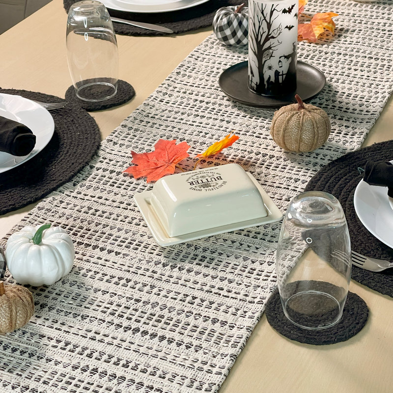 LANA TABLE RUNNER