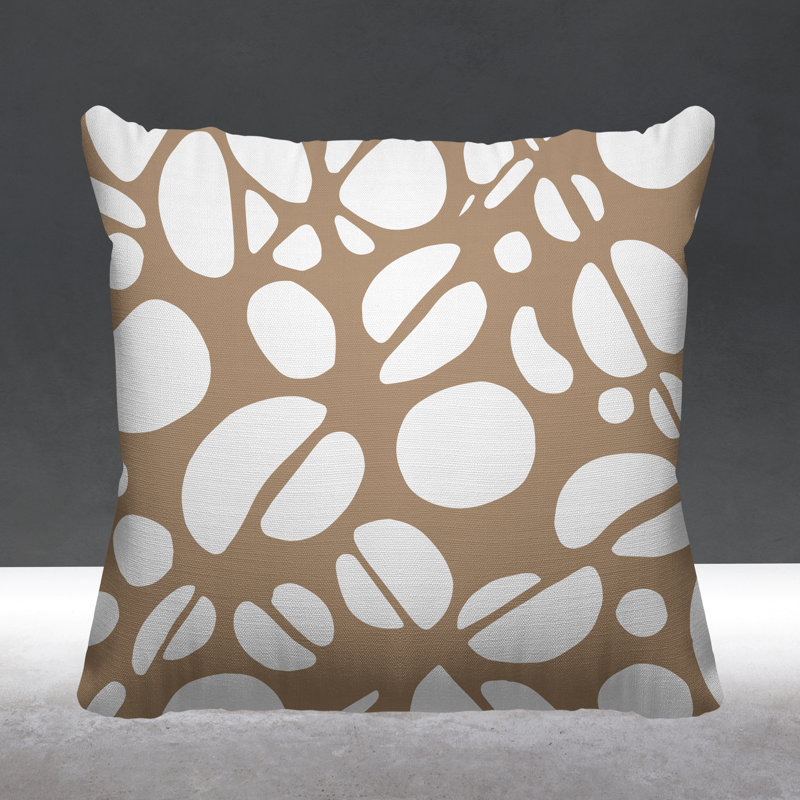 Coussin décoratif intérieur / extérieur Chevy Tribal Abstract, L 15 po x H 15 po, Beige
