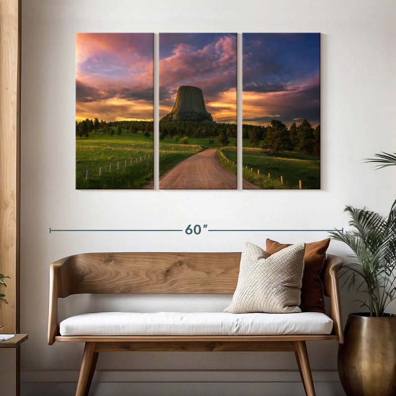Sebbie Devils Tower USA, 32" H x 50" W