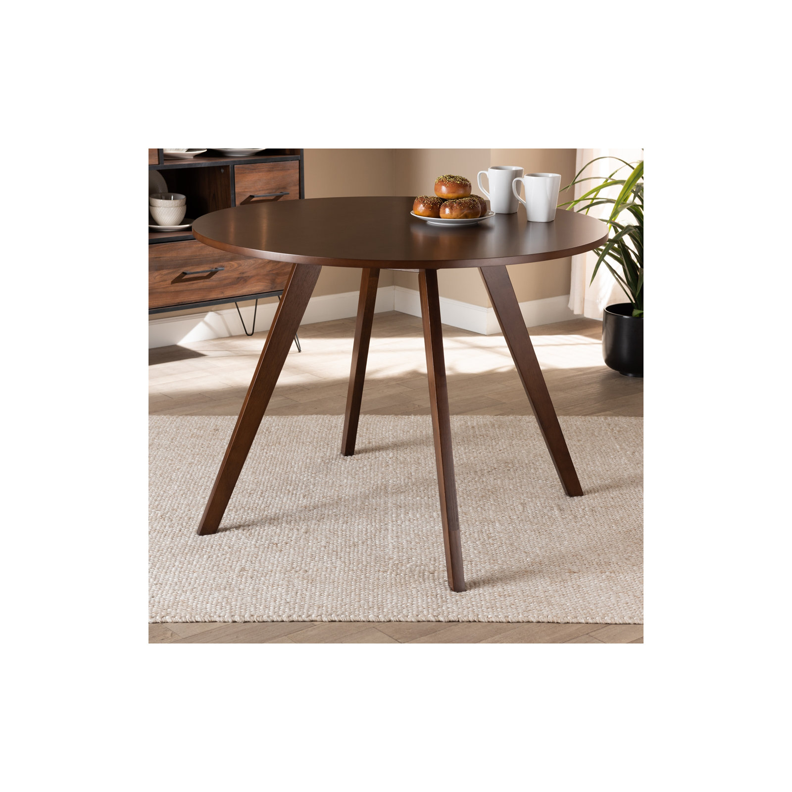 Cavato 39.4'' Round Dining Table