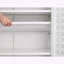 Armoire à chaussures à deux portes Grid avec tablettes réglables et base surélevée résistante à l'humidité