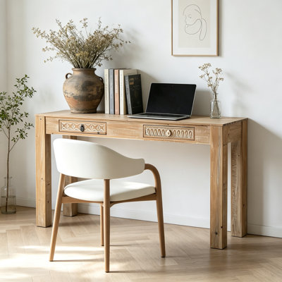 Bureau sculpté et vieilli en sapin massif