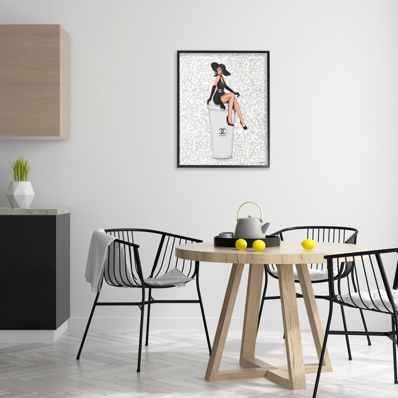 Femme somptueuse et art giclée par Ziwei Li, Giclée encadrée noir minuit, H 30 po x l 24 po