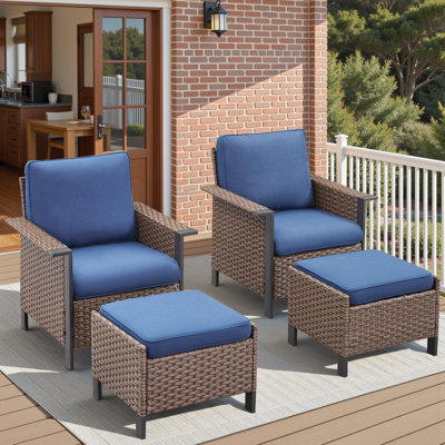Chaises longues d'extérieur en osier avec repose-pieds Coady