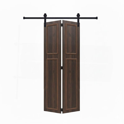 18 Series 42 po X 96 po Porte pliante en panneau de fibres à densité moyenne à 2 panneaux de 3/4 couleur noyer avec quincaillerie de porte de grange