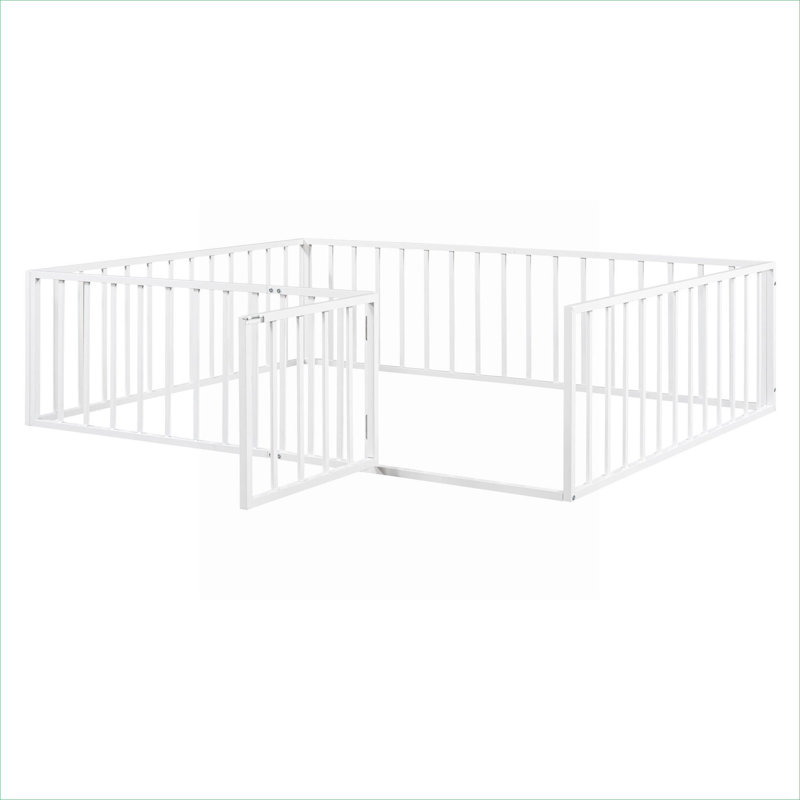 Pour chambre d'enfant, structure de lit grand format avec clôture et porte d'accès, fabrication en métal, blanc éclatant