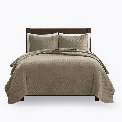 Queen 3 Piece Luxurious Oversized Quilt Set