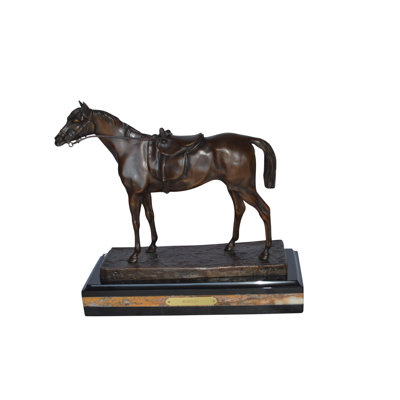 Statue de cheval en argile, reproduction de Jules Moigniez - Taille: L 14 po x l 6 po x H 12 po.