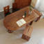 Table de salle à manger en bois de noyer massif et brun-107971821