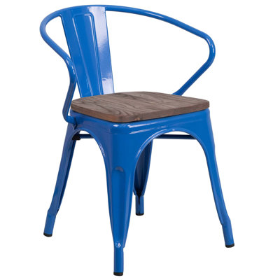 Chaise en métal Kesterson avec assise et accoudoirs en bois