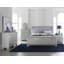 Table de chevet simple glamour avec deux tiroirs en queue d'aronde et façades en faux alligator pour une chambre luxueuse-1781709027