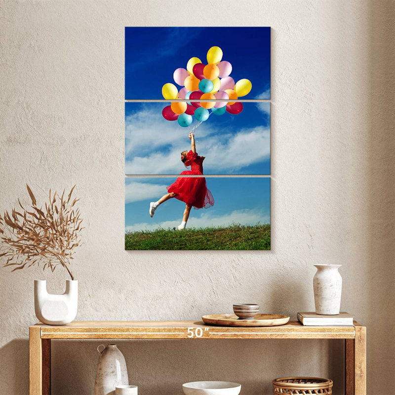 Fille de Leisha jouant avec des ballons, H 38 po x l 24 po