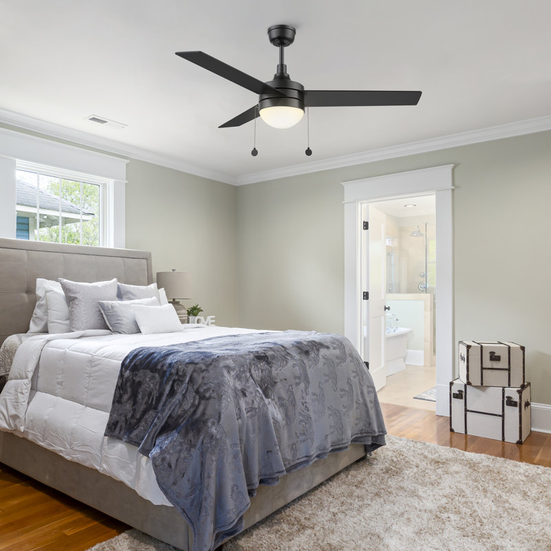 Ventilateur de plafond standard à 3 pales de 52 po à DEL avec chaîne de traction et ensemble d'éclairage inclus Advait