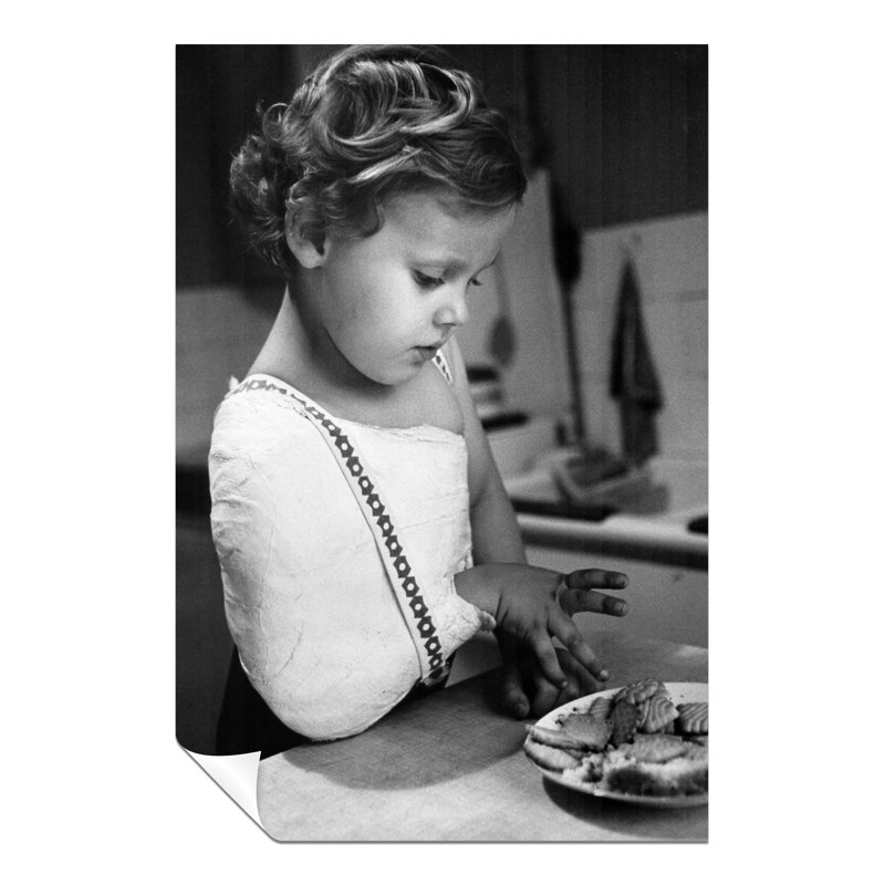 Child In Cast - No Frame Print, 91cm H x 61cm W