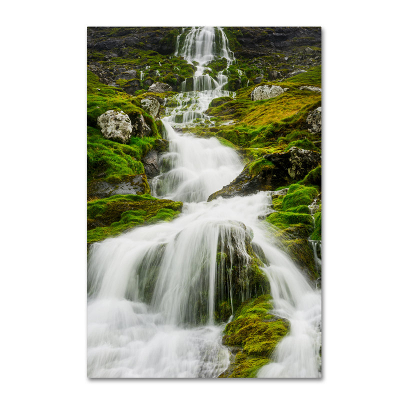 « mountain is dégoulinant », reproduction de photo sur toile tendue, H 32 po x l 22 po