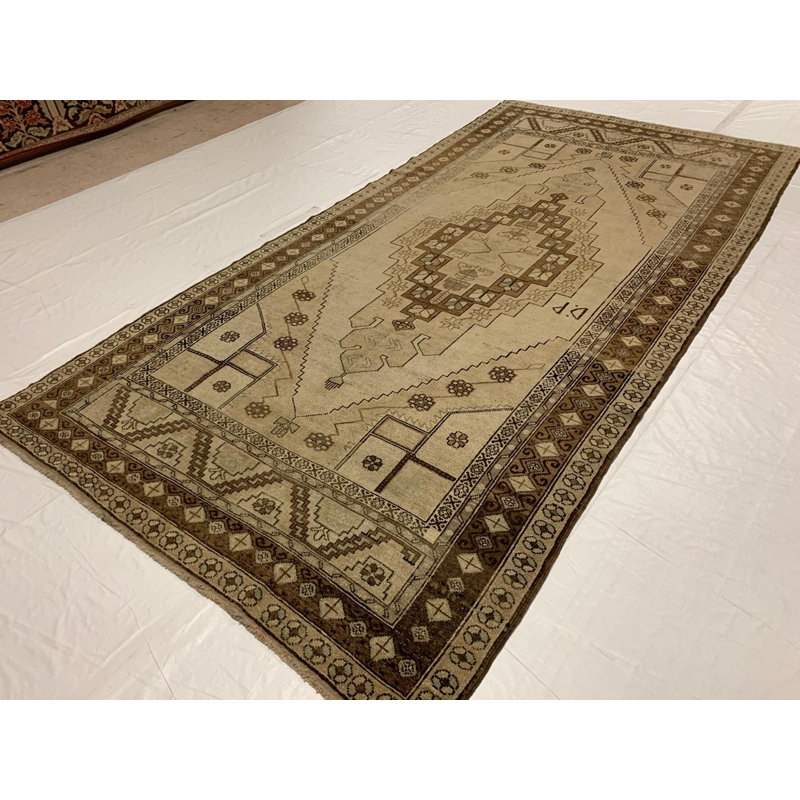 Tapis tribal 6 pi x 11 pi