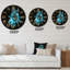 Vue de dessus d'une fleur bleue et blanche - Horloge murale traditionnelle-60281630