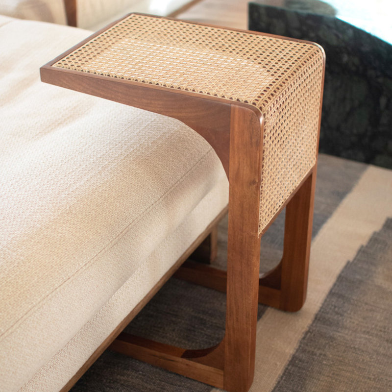  Table d'appoint en bois avec détails de canne tissée - table d'appoint haute 24 po