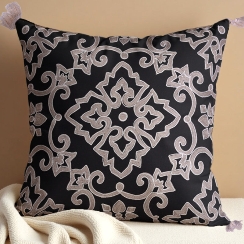 Skelmersdale Oriental Velvet Pillow Cover