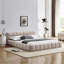 Lit plateforme grand en chenille avec tête de lit et structure solide-793403701