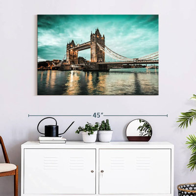 Nicci London Bridge Nightfall