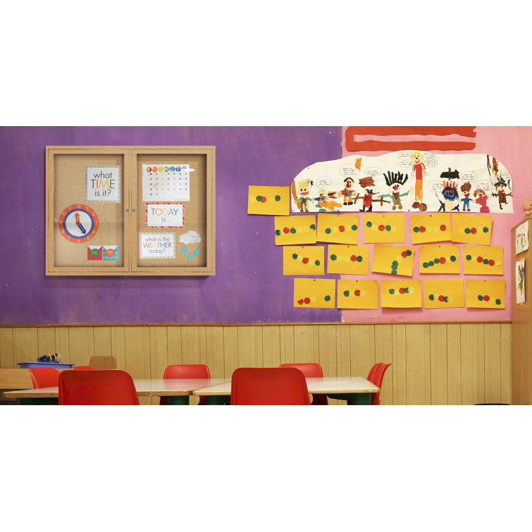 Tableau d'affichage mural fermé