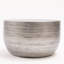 Table basse tambour moderne en aluminium martelé texturé en métal, fer estampé à la main-372885993