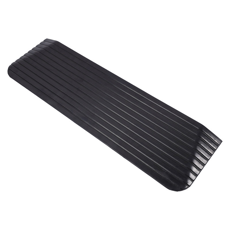 Rampe de seuil antidérapante en caoutchouc, H 1 po x l 43,11 po x L 8,26 po