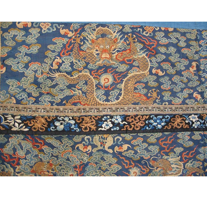 Early 19th Century Silk Chinese Kesi Dragon Embroidery ( 4' x 5' - 122 x 152 )