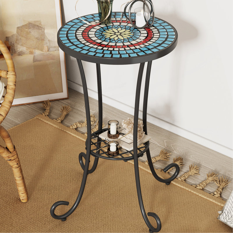 Table d'appoint de charme avec tablette polyvalente pour tout espace