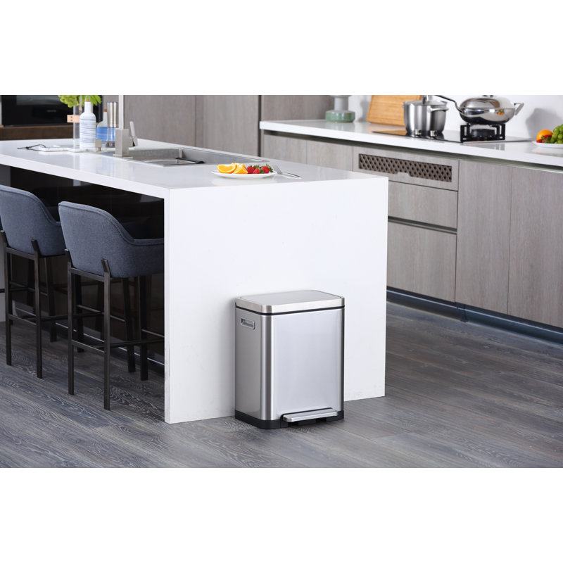 Stainless Steel Step On Kitchen Trash Can - 20L